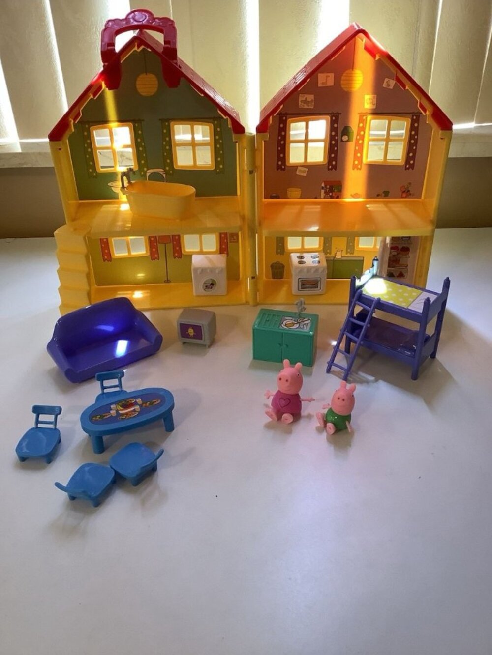 Peppa Pig’s House Playset, Fold & Carry Yellow 2003 Jazwares 92620 Vintage